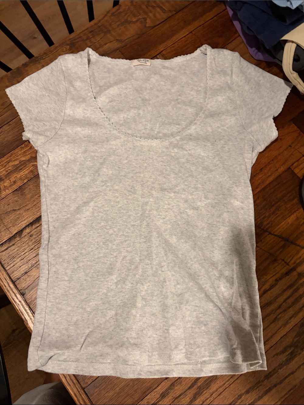 Classic Scoop Neck Short Sleeve Tee in Light Gray